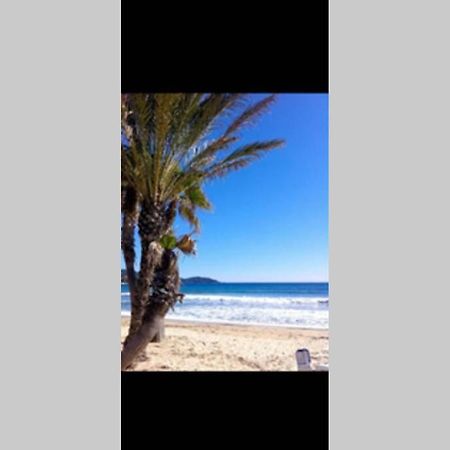 Au Petit Bonheur Vue Mer, Parking, 400M Plage Le Lavandou Kültér fotó