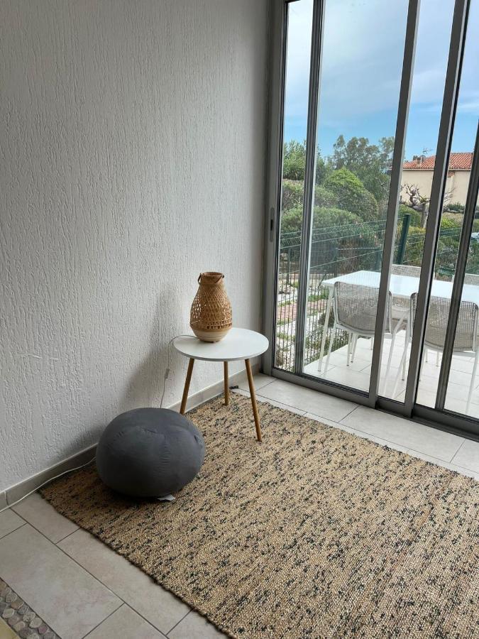 Au Petit Bonheur Vue Mer, Parking, 400M Plage Le Lavandou Kültér fotó